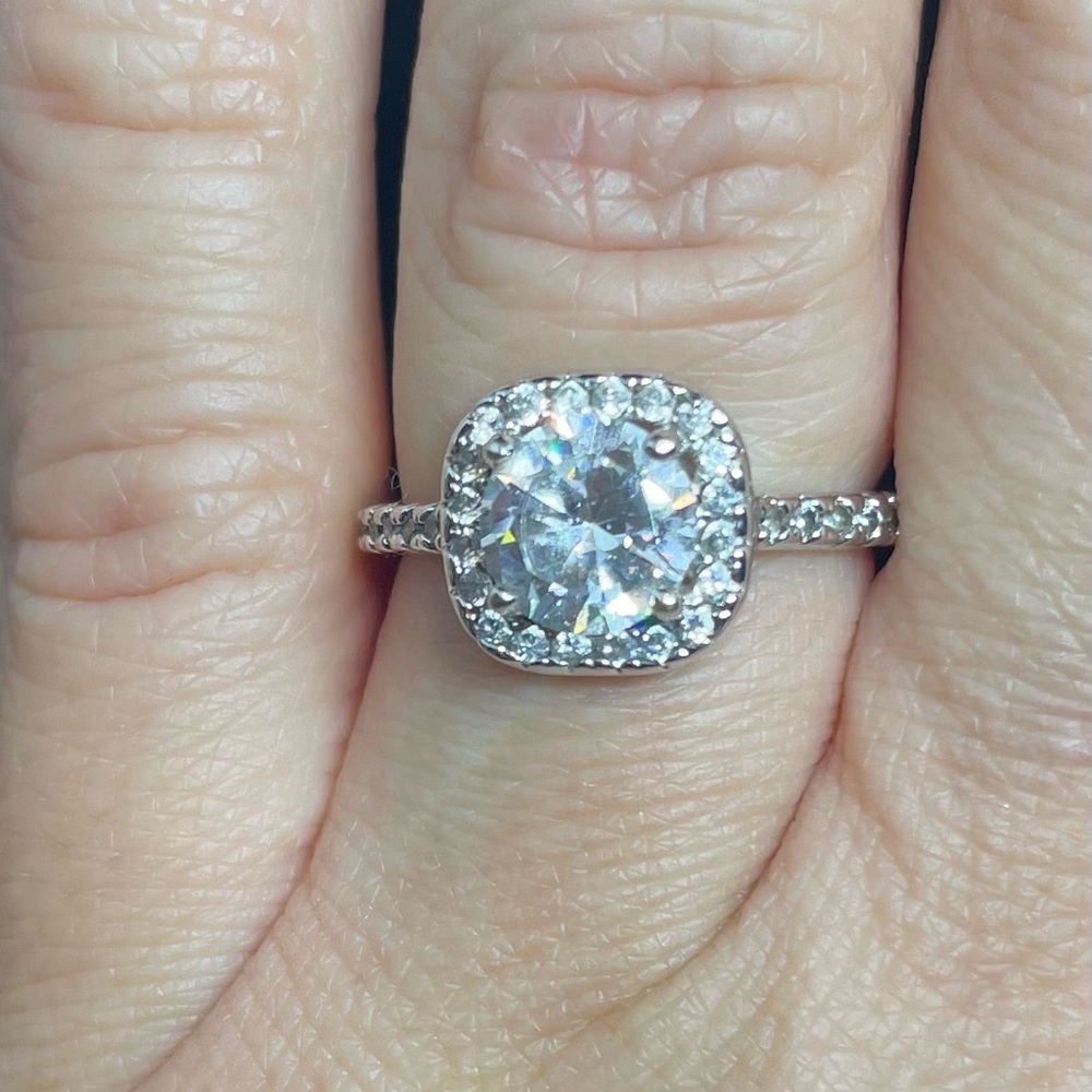 Elegant Halo Ring (Size 5.5)